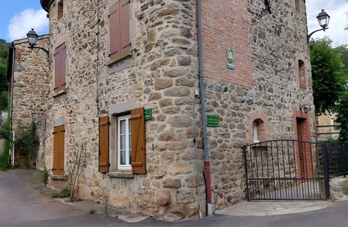 Saint-Gervazy Apartment | Room with Shared Terrace