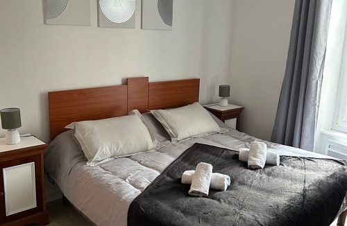 Saint-Gervazy Apartment | Room with Shared Terrace