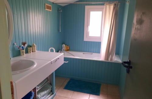 Cahors Bed & Breakfast | Rooms overlooking the garden with a beautiful view, available for rent as a whole or separately