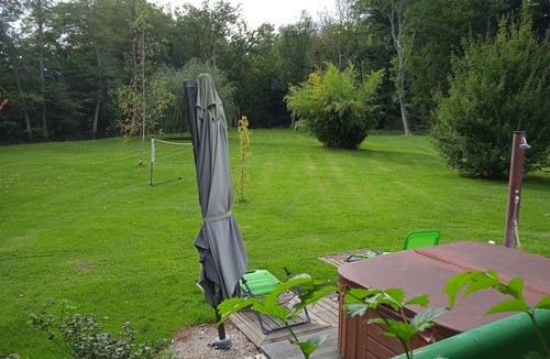 Bonny-sur-Loire House | Roulotte at Moulin de la Fontaine with SPA, river and fishing pond