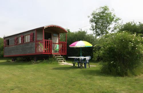 Saint-Paul-le-Gaultier Bed & Breakfast | Roulotte Pleine Nature