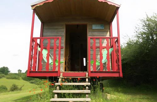 Saint-Paul-le-Gaultier Bed & Breakfast | Roulotte Pleine Nature