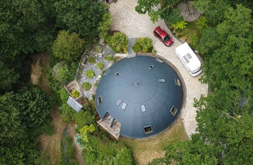 Plougonven House | Round house with nature and sea nearby