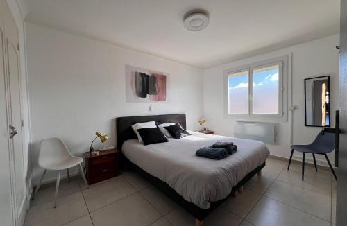 La Gare Apartment | Roussillon appart avec terrasse