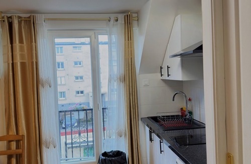 Le Bourget Apartment | Royal Crown Apartment With Royal Garden