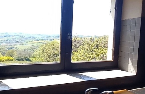 Chouvigny House | Rural gîte for 2 people in the countryside with private covered swimming pool.