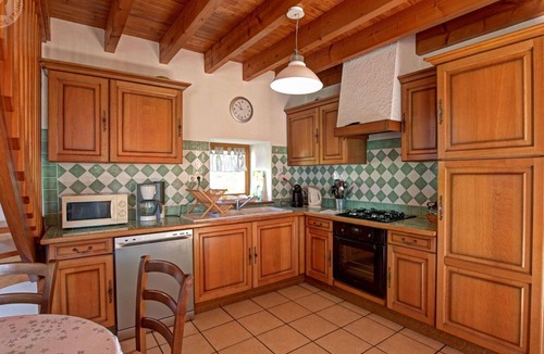 Les Salles Cottage | Rustic cottage for 6 with fireplace and large garden, pets allowed
