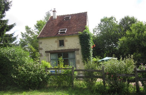 Menou Cottage | Rustic country house renovated in the heart of the forests