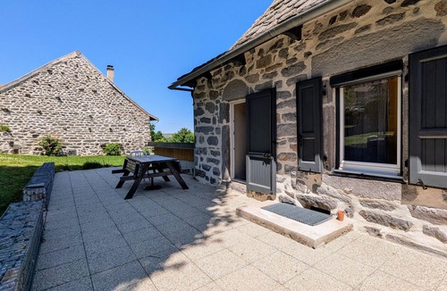 Saint-Front Cottage | Rustic stay near Estables and Puy-en-Velay