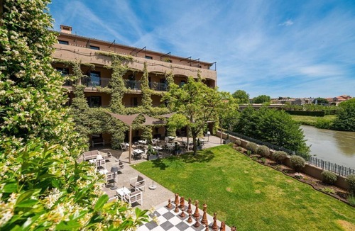 City of Carcassonne Apartment | Séjour 5* au pied de la cité | Accès piscine | Spa