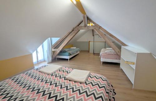 Chabris House | Séjour champêtre avec piscine partagée à Chabris - FR-1-591-739