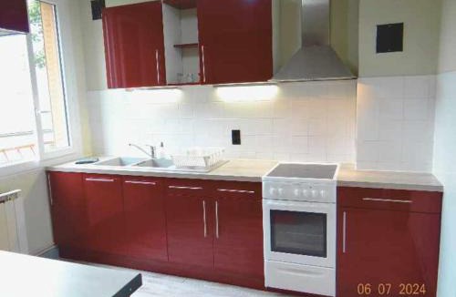 Egliseneuve-d'Entraigues Apartment | S-e-r-a-l-y 2