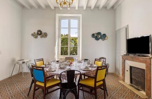 Chateauneuf-sur-Sarthe House | Sacré Gite - 15 Personnes