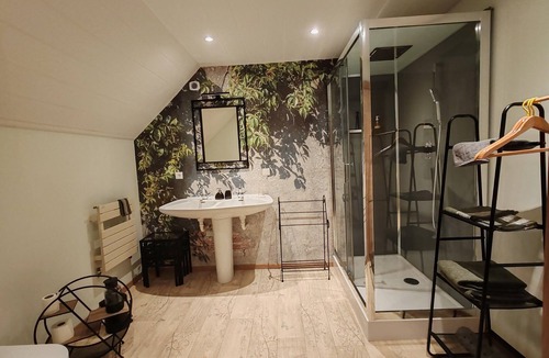 Escandolieres Bed & Breakfast | Sans Chichi Chambre Elegance
