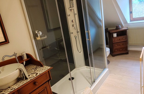 Escandolieres Bed & Breakfast | “Sans Chichi Chambres Et Table” Guesthouse with Shared Terrace, Garden, and Wi-Fi