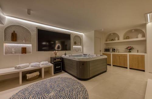 Esbly Apartment | Santorini Suite, Jacuzzi & Hammam