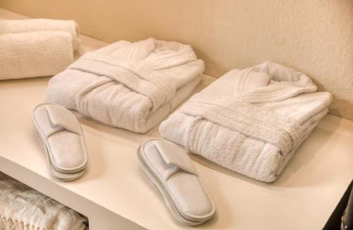 Esbly Apartment | Santorini Suite, Jacuzzi & Hammam