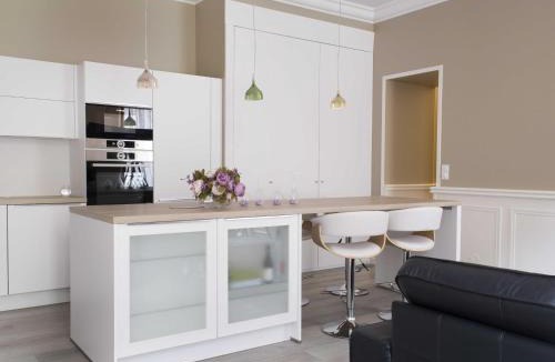 Beaune City Centre Bed & Breakfast | Sasha's place 68m3 appartement Beaune centre moderne