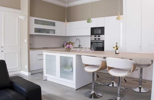 Beaune City Centre Bed & Breakfast | Sasha's place 68m3 appartement Beaune centre moderne