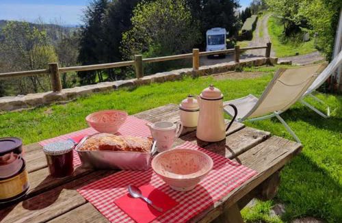 Saint-Andre-de-Chalencon House | Se reconnecter à la nature au gîte 3 étoiles de Montager à Saint André de Chalencon