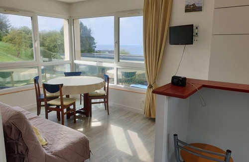 Trevou-Treguignec Apartment | Sea view apartment