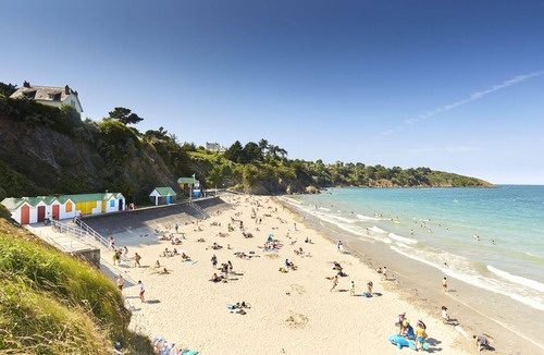 Binic Apartment | Sea view apartment 50 m from the beach.