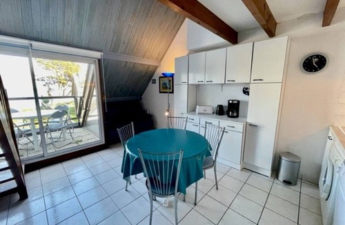 Saint-Pierre-Quiberon Apartment | Sea view apartment in Saint-Pierre-Quiberon with balcony and garage