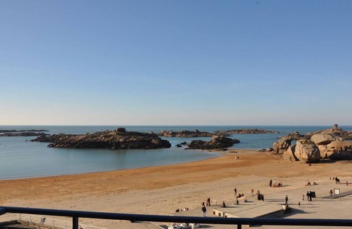 Tregastel Apartment | Seaside apartment with terrace in Trégastel with parking