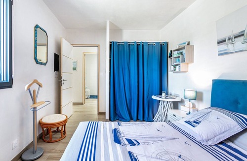 Binic-Etables-sur-Mer Bed & Breakfast | Seaside Guest Room – Beach 500m Away