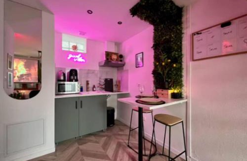 Souppes-sur-Loing Apartment | Secret Room Balnéo, Massage & Cinéma Duplex