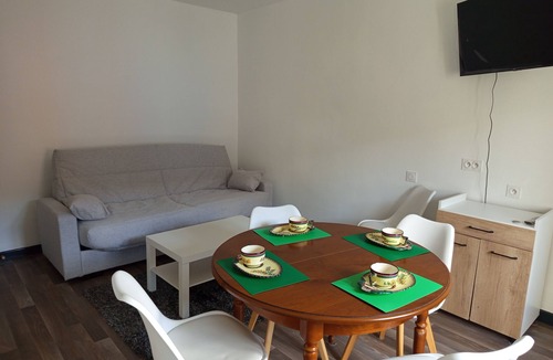 Blanzy Apartment | Self-contained apartment Blanzy Centre Bourg 2 to 4 persons