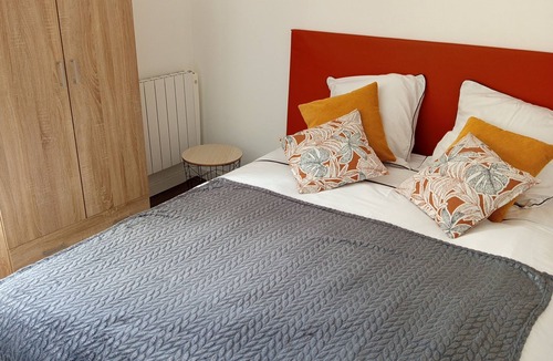 Blanzy Apartment | Self-contained apartment Blanzy Centre Bourg 2 to 4 persons