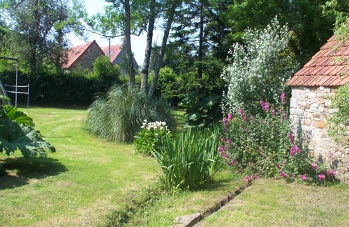Saint-Christophe-du-Foc Cottage | Semi-detached house with 4 bedrooms at Manoir de la Barguignerie