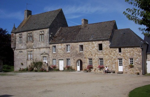 Saint-Christophe-du-Foc Cottage | Semi-detached house with 4 bedrooms at Manoir de la Barguignerie