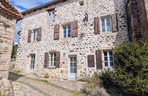 Arlempdes Cottage | Semi-detached cottages with Loire view - 10 guests