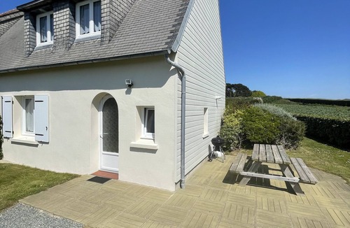Plouescat Cottage | Semi-detached gite (Gîte Typoul) 6 persons