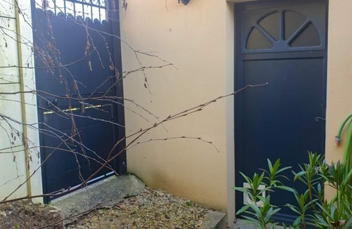 Breux-Jouy Bed & Breakfast | Separate bedroom with kitchenette