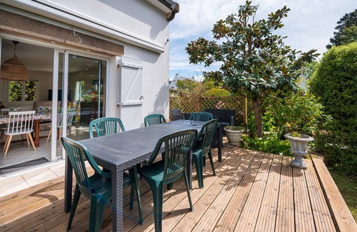 Carnac House | Serene Getaway Steps from the Carnac Alignments – Vacation Home