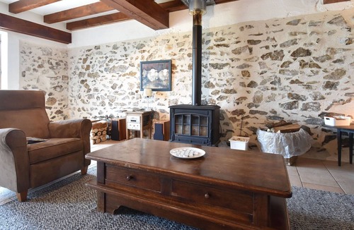 Remilly House | Serene Holiday Home in Rémilly with a Terrace