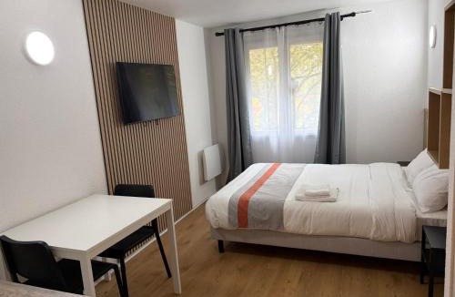 Gambetta Apartment | Serenity Aparthotel, la Défense - Eiffel tower view - 5 min walk to Subway