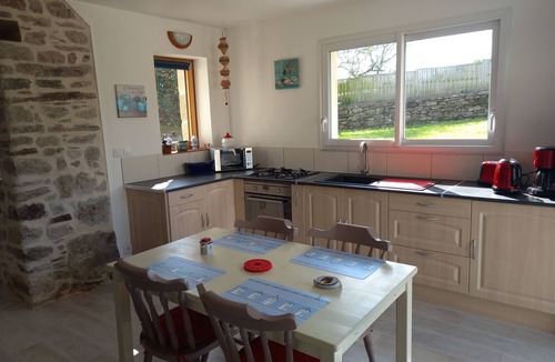 Plouider House | single-storey gîte in a quiet location