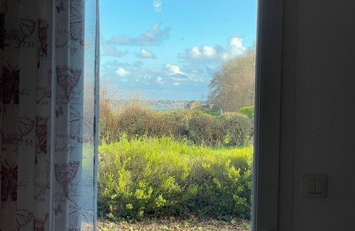 Lanmodez House | Single Storey house, two bedrooms, GR34, TV, WIFI, sea peach