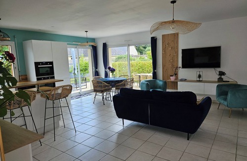 Quimper House | Single-storey house with enclosed garden