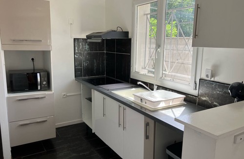 Mios House | Single-story house, 2 bedrooms, sleeps 4, with a 150 m² garden.