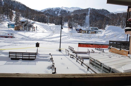 Risoul Apartment | Ski-In/Ski-Out Studio - Sleeps 4 - Snowfront Area - Risoul 1850