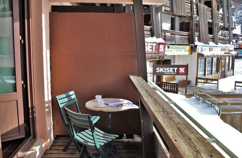 Risoul Apartment | Ski-In/Ski-Out Studio - Sleeps 4 - Snowfront Area - Risoul 1850