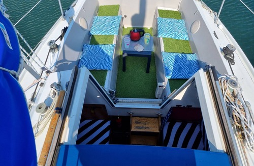 Saint-Martin-du-Littoral Boat Rental | SLEEPING ON THE WATER