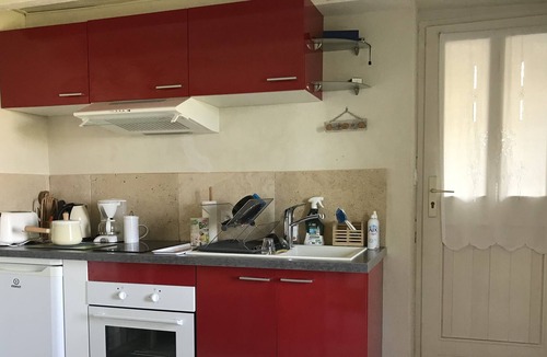 Montaigut-le-Blanc House | Small Escalette. Micro cottage with all mod cons in a typical house, garden and view
