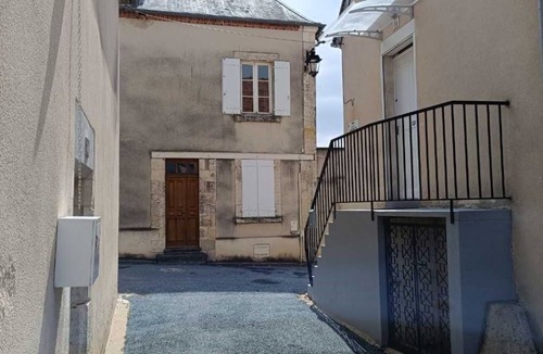 Sancerre House | Small historic house - wine bistros & restaurants nearby