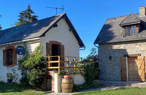 Marcheseuil House | Small holiday estate with pool, for several families